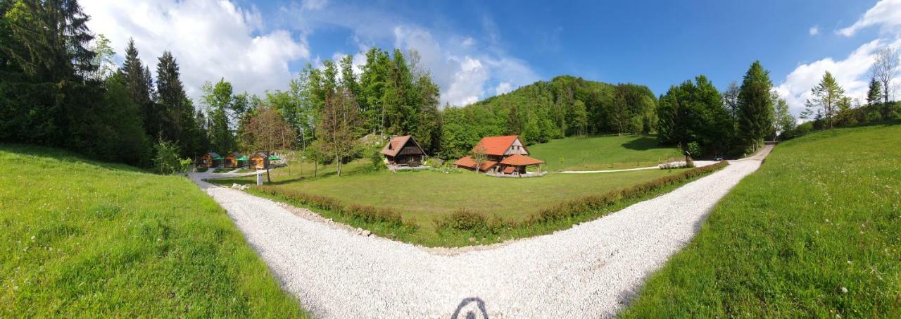 Estate Marjetin Dom Hotell Idrija Exteriör bild